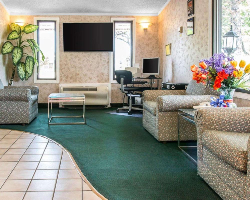 Rodeway Inn Madison Heights - Detroit